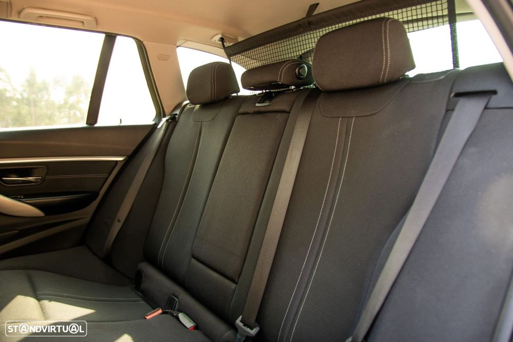 BMW 320 d Touring Line Sport Auto - 11