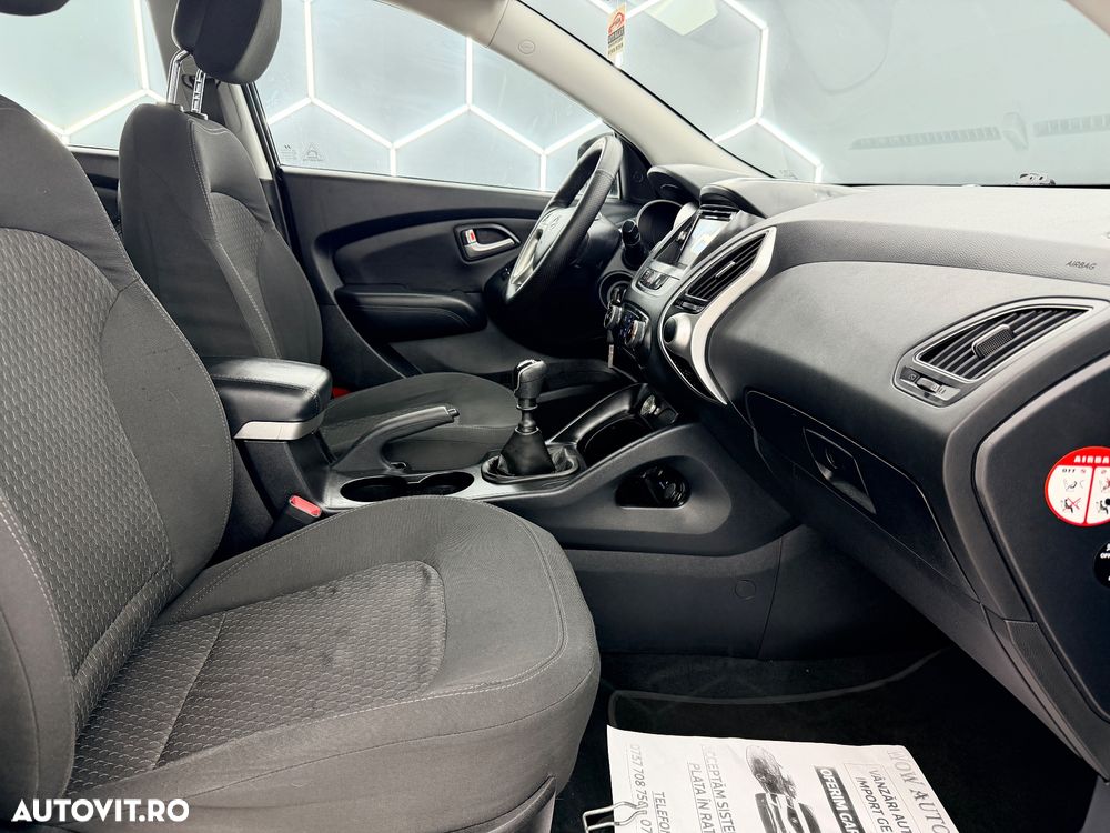 Hyundai ix35 1.7 CRDI 2WD blue Finale Silver - 10