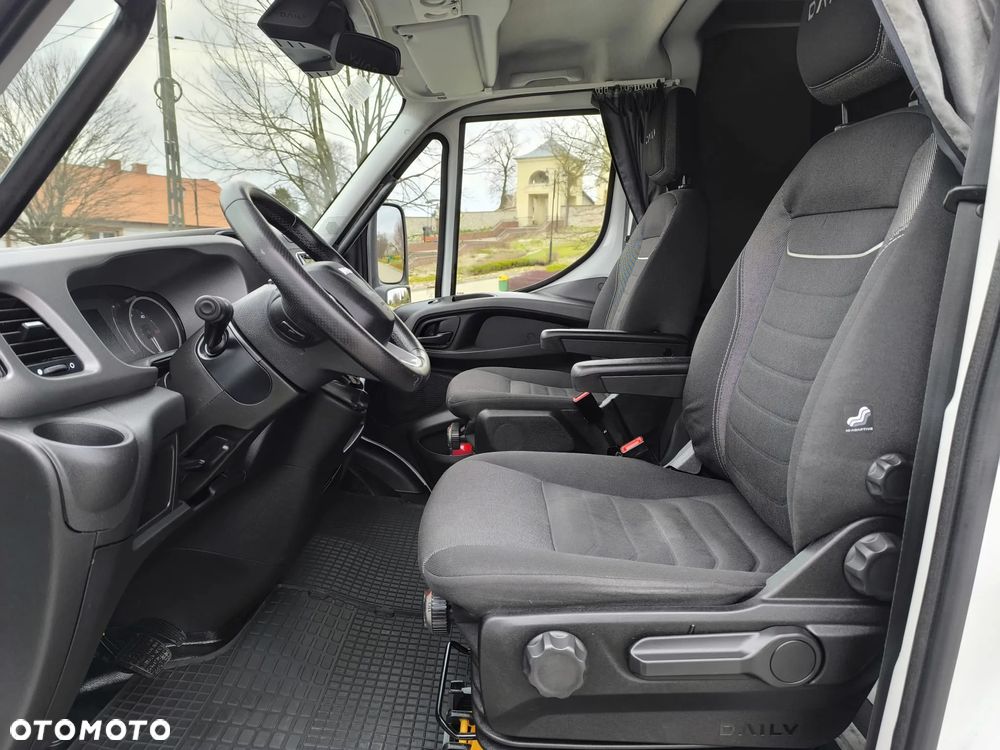 Iveco Daily 70C21, Automat, Sypialnia Tylna, 2 Łóżka, 15 Palet, Firana! - 13