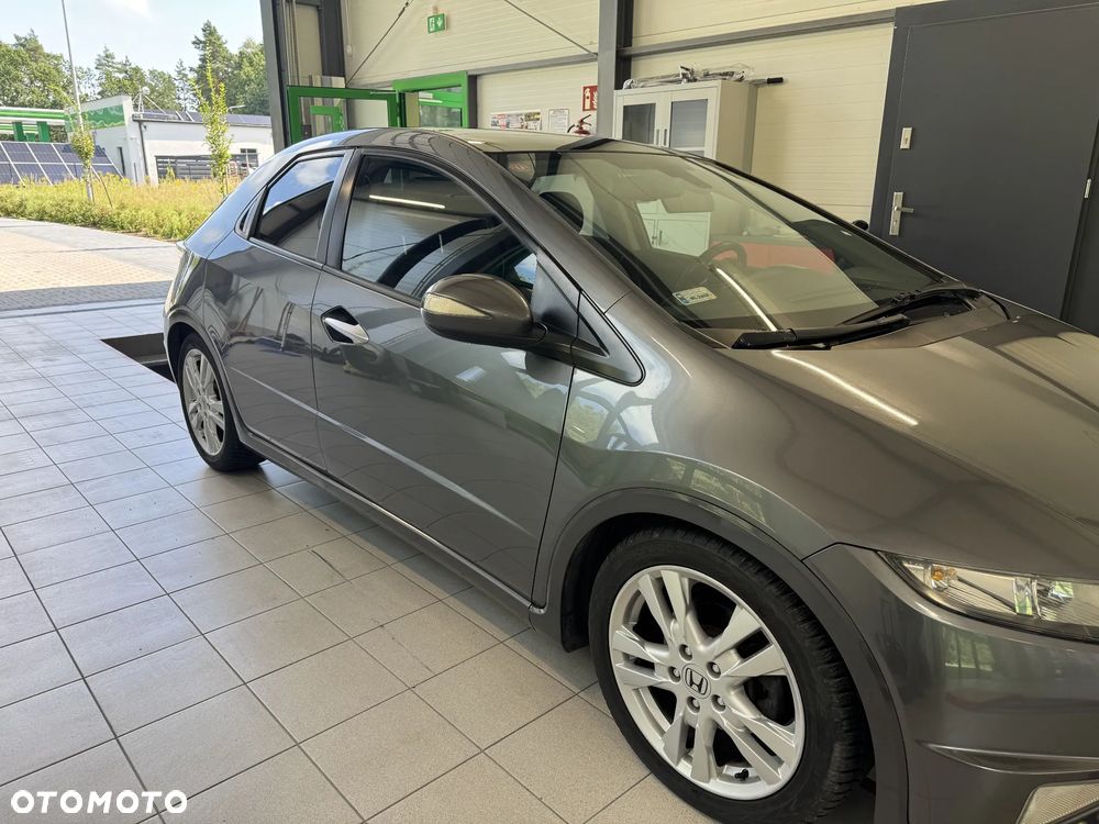 Honda Civic 1.8 Executive - 3