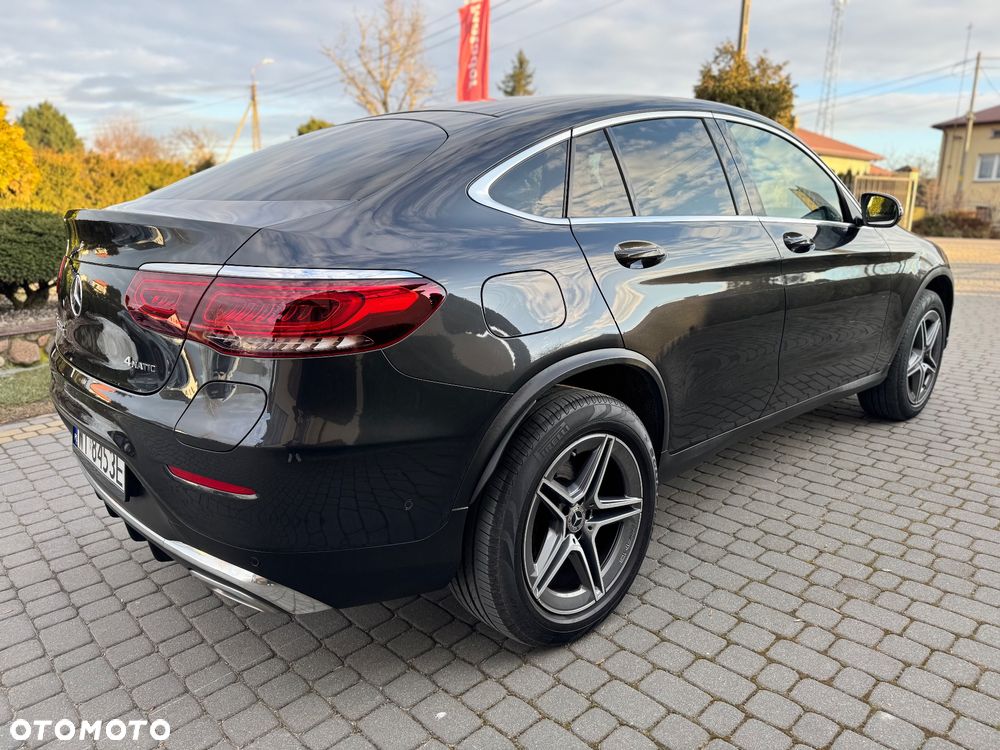 Mercedes-Benz GLC 300 e 4-Matic - 9