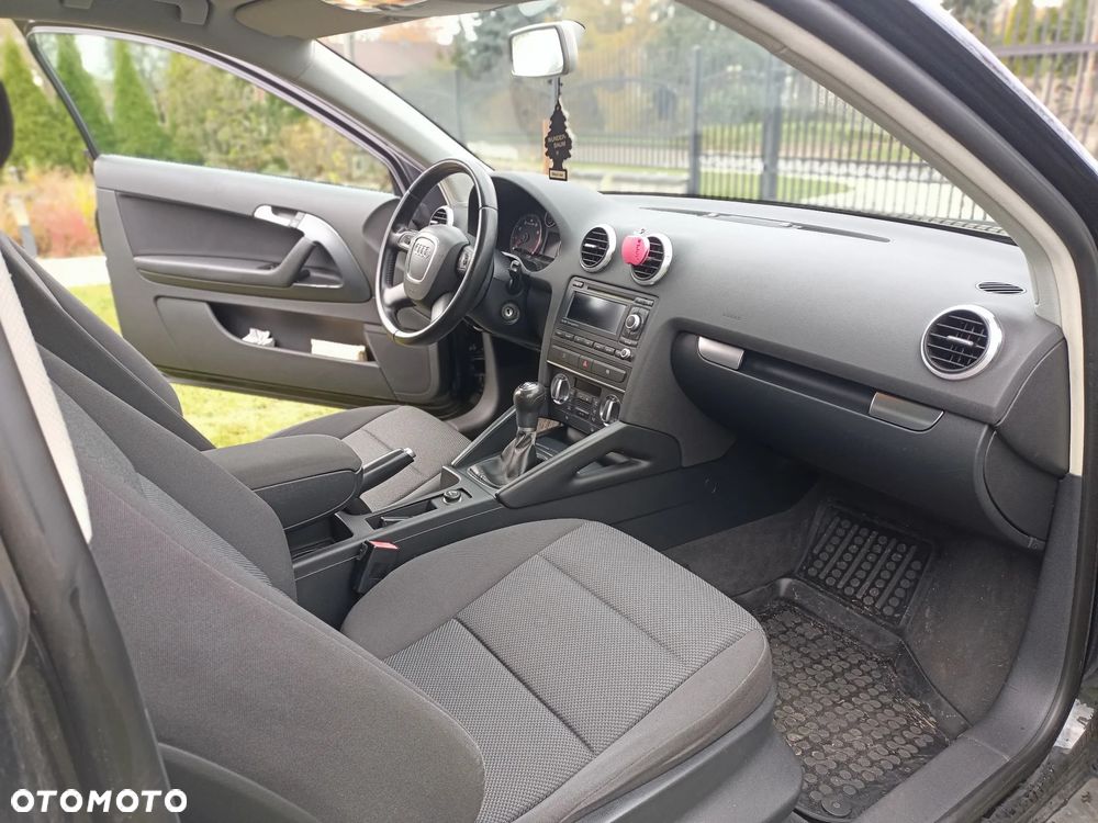 Audi A3 3-drzwiowe 1.6 Ambition - 10