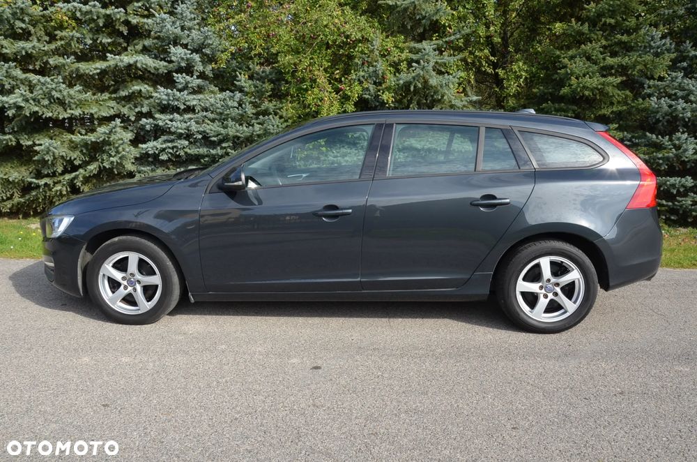 Volvo V60 D3 Drive-E Momentum - 33