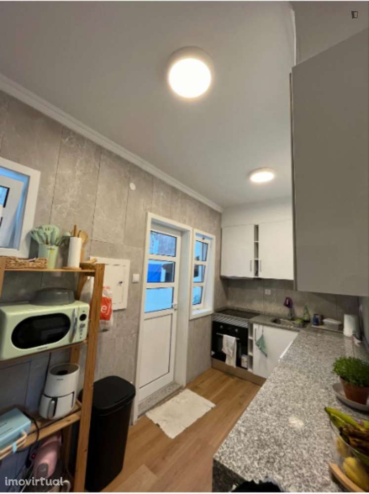 Quarto - localizado em Sé Porto - Grande imagem: 3/13