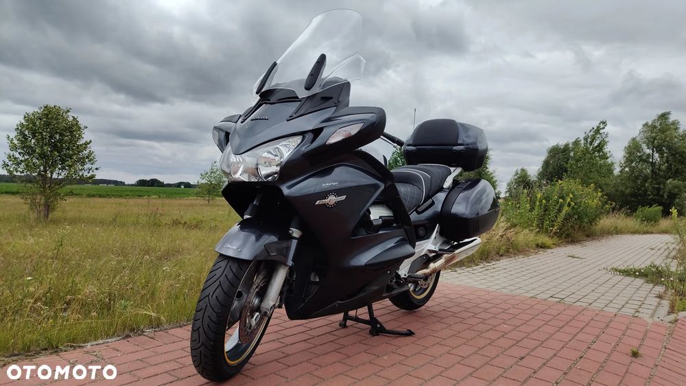Honda ST - 13