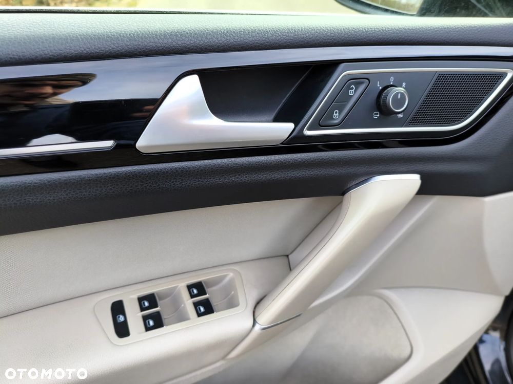 Volkswagen Golf Sportsvan - 20