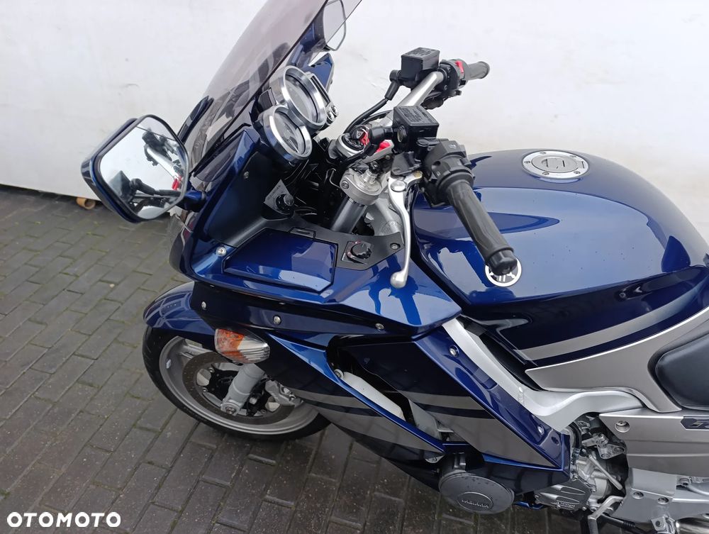Yamaha FJR - 11