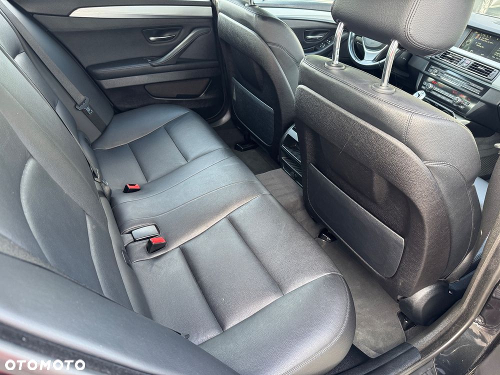 BMW Seria 5 520d - 24