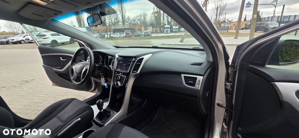 Hyundai i30 1.6 CRDi Premium - 36