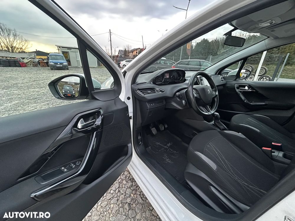 Peugeot 208 95 VTI Allure - 13