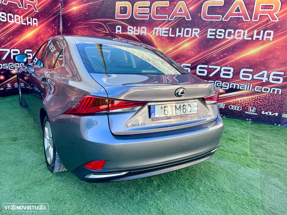 Lexus IS 300H Executive+ - 9