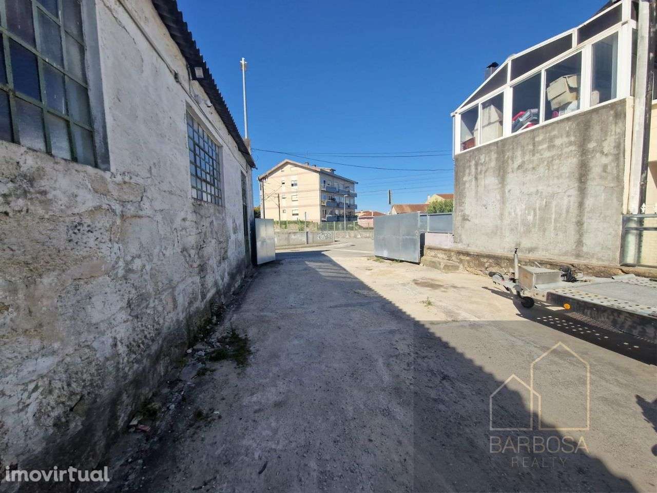 Investidores: Armazem 800m2 cobertos e 600m2 logradouro. Porto/Valongo - Grande imagem: 2/11
