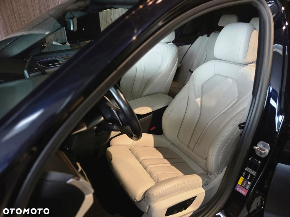 BMW Seria 5 530e M Sport sport - 17