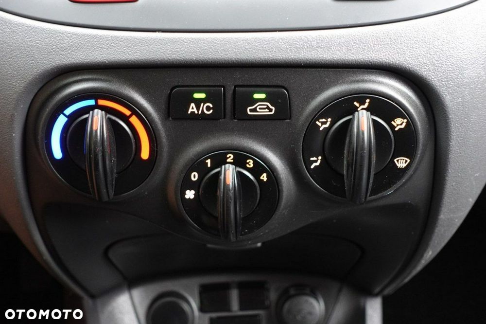 Kia Rio - 14