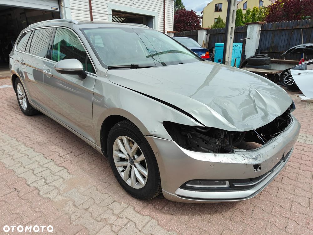 Volkswagen Passat - 2