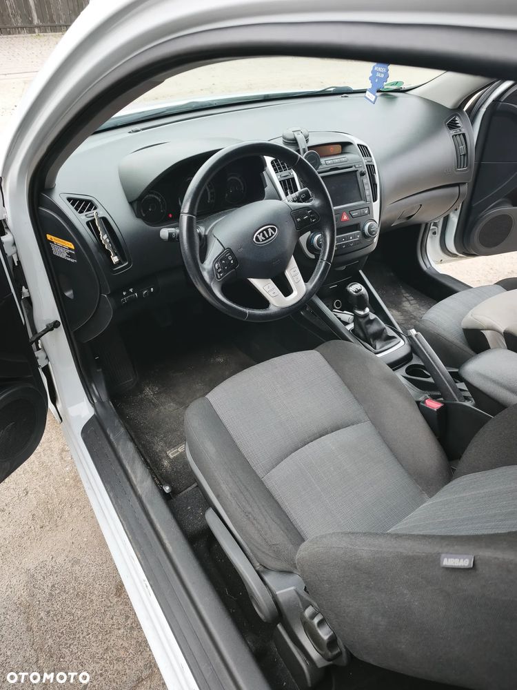 Kia Ceed 1.4 CVVT Attract - 10
