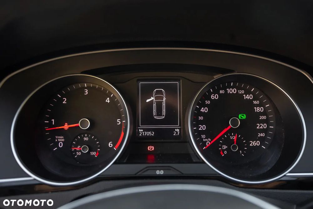 Volkswagen Passat Variant 2.0 TDI SCR DSG - 25