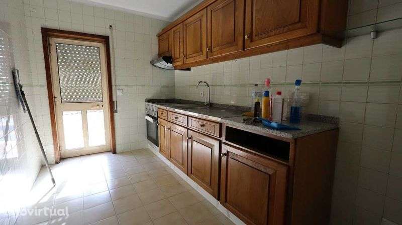 Apartamento T1+1 para Arrendamento na Avenida da República - Grande imagem: 5/10