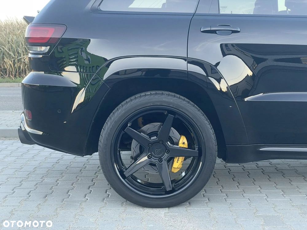 Jeep Grand Cherokee - 34