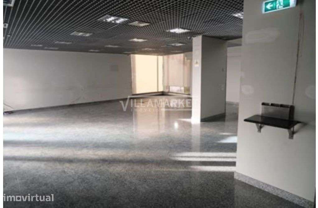 Edifício Comercial da banca composto por 2 pisos totalizando uma área - Grande imagem: 2/7