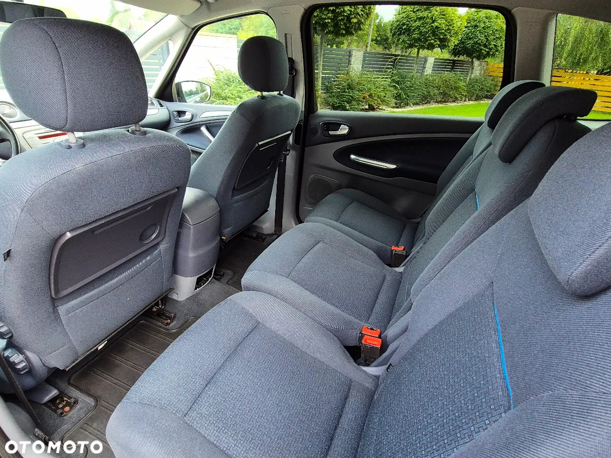 Ford S-Max - 21