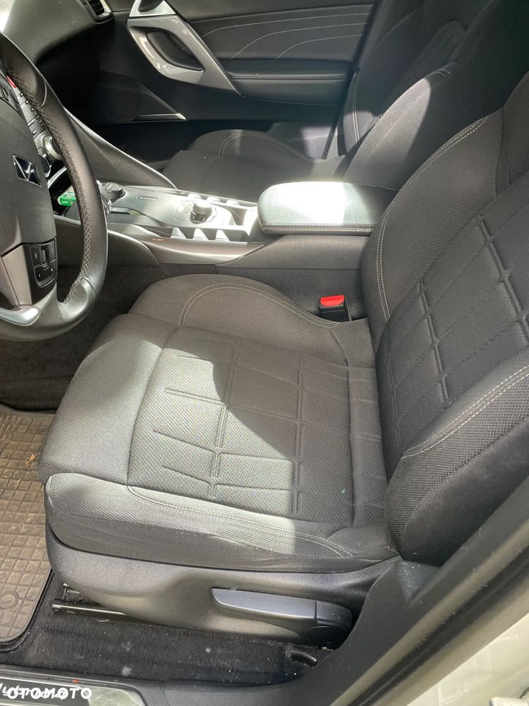 Citroën DS5 Hybrid4 - 14