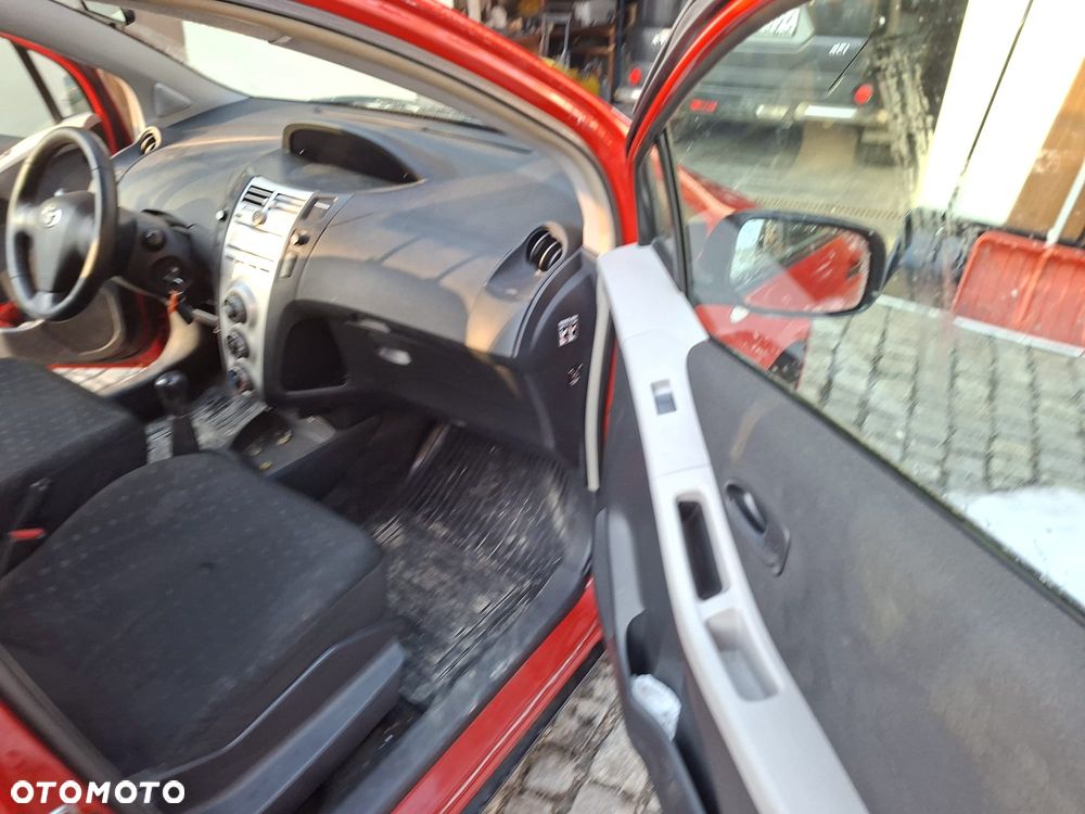 Toyota Yaris 1.4 D-4D Terra EU5 - 3
