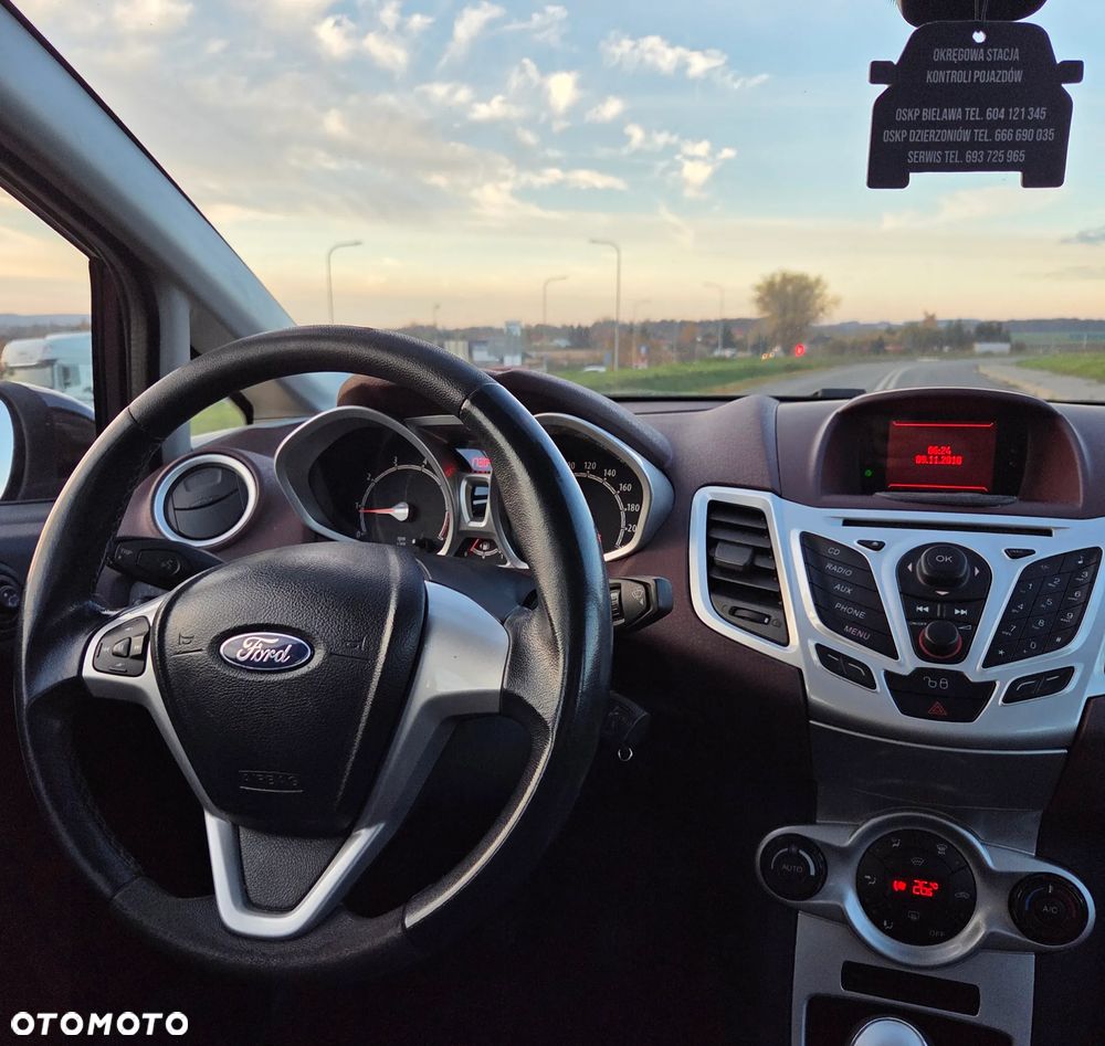 Ford Fiesta 1.25 Titanium - 33