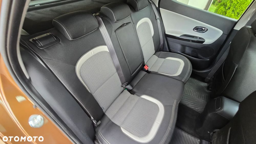 Kia Ceed - 31