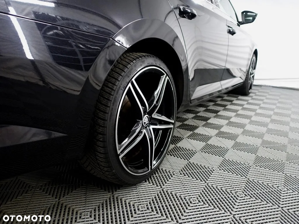 Skoda Superb 2.0 TDI Style DSG - 24