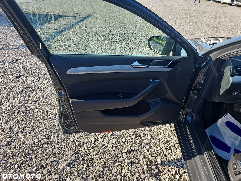 Volkswagen Passat 2.0 TSI Business DSG - 20