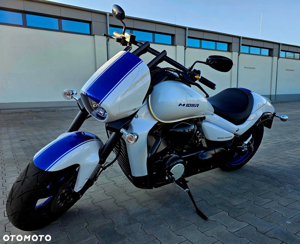 Suzuki Boulevard - 2