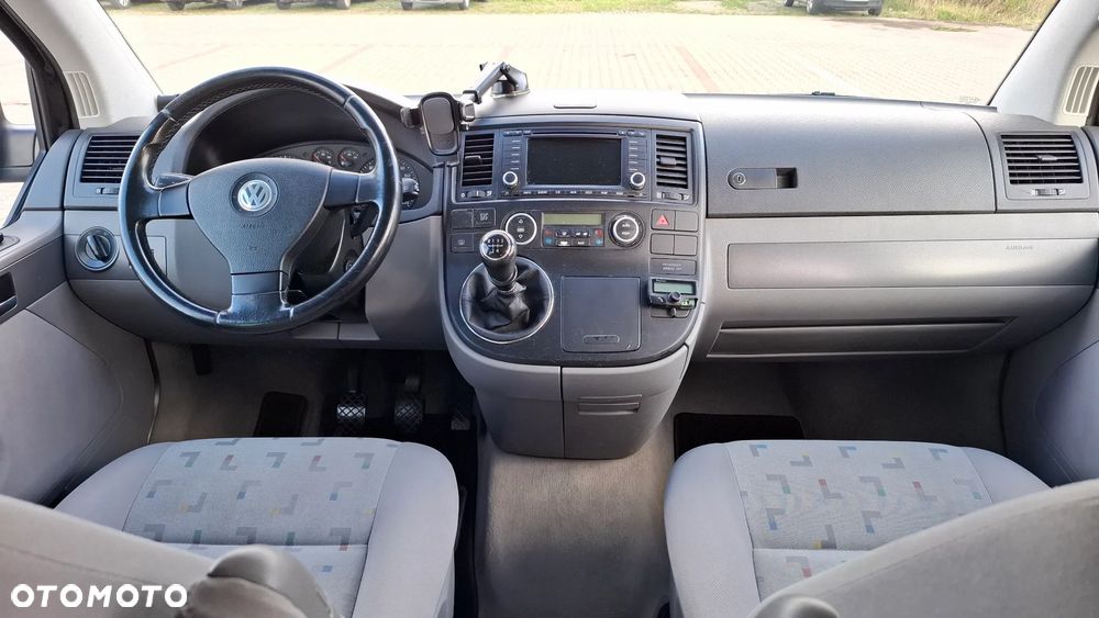 Volkswagen Multivan - 13
