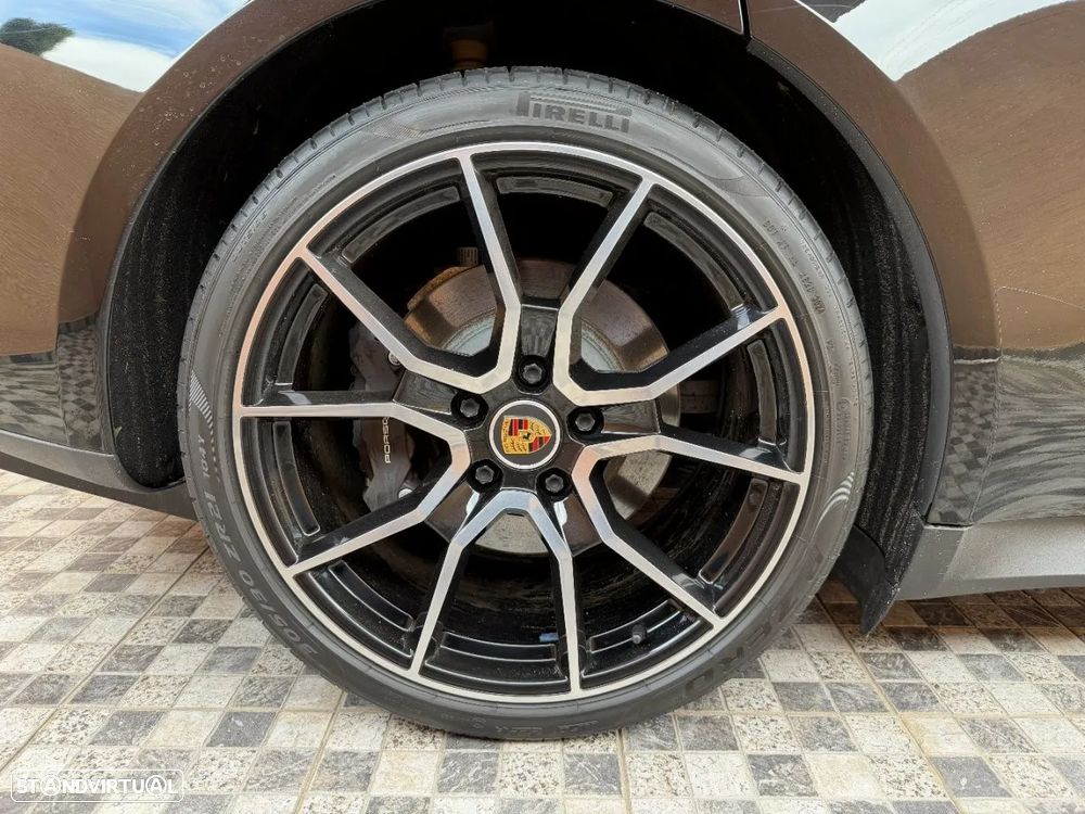 Porsche Taycan Bateria Performance Plus - 9