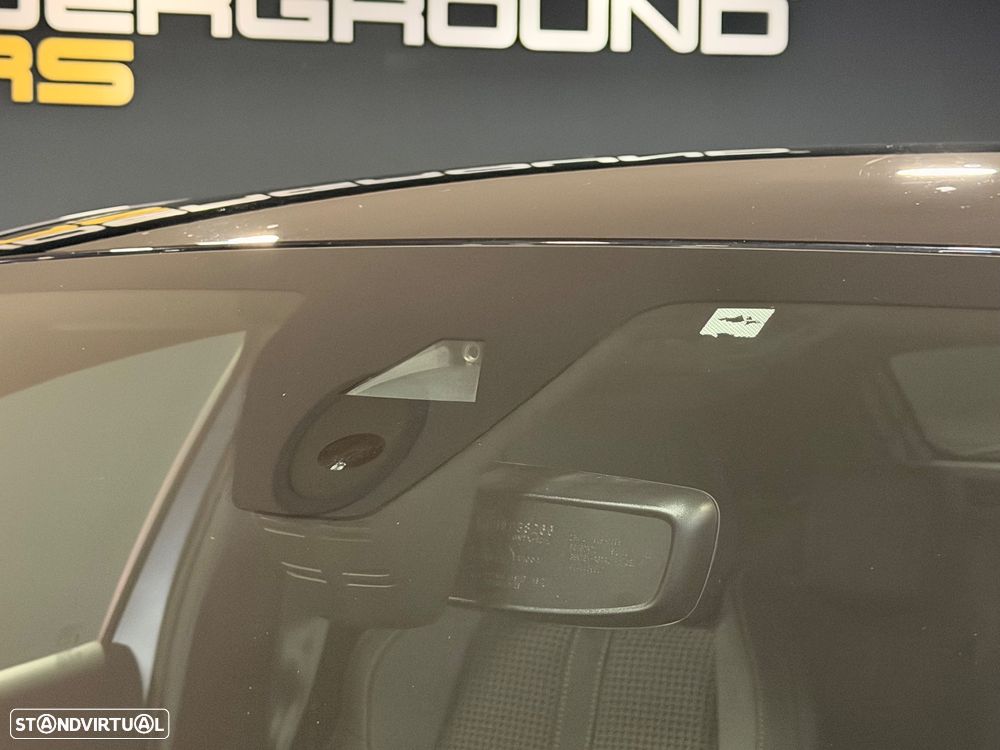 Peugeot e-208 GT - 20