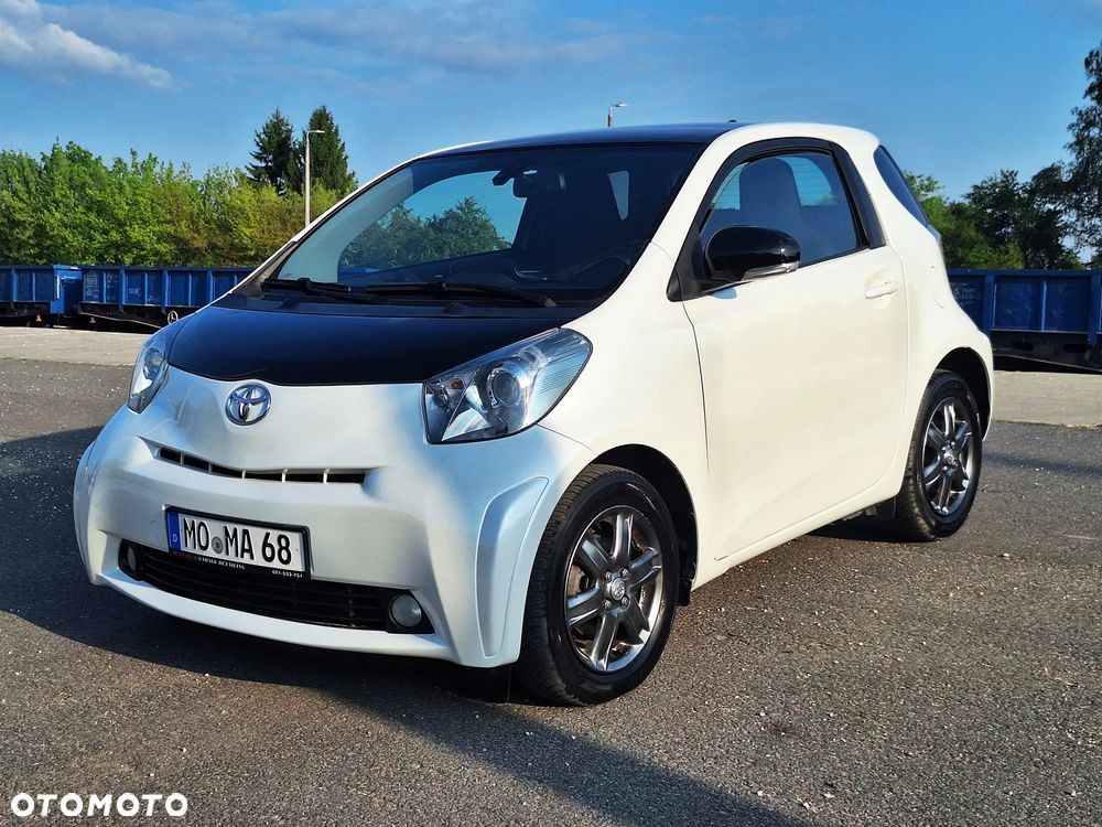 Toyota iQ 1.0 + - 12