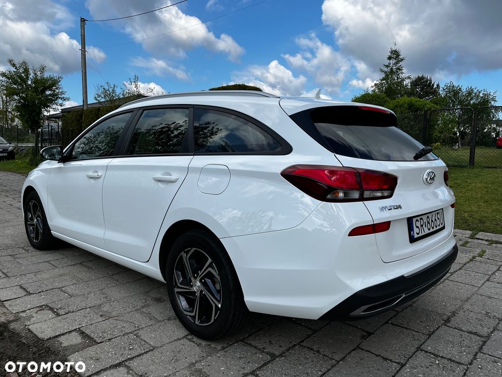 Hyundai i30 1.5 Intro - 8