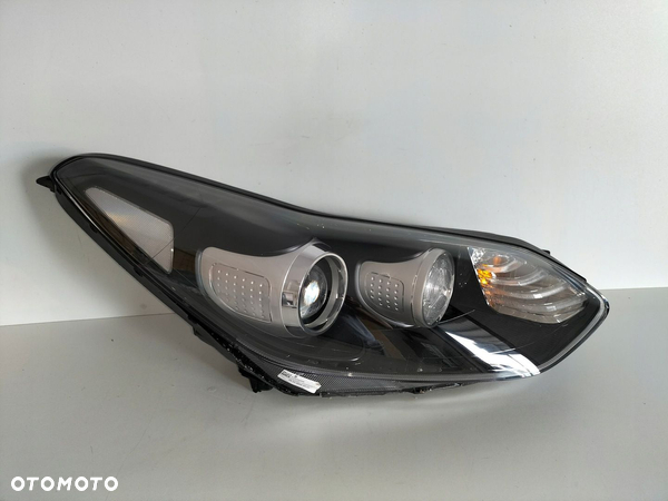 Lampa przednia reflektor prawa KIA SPORTAGE 4 IV 15-