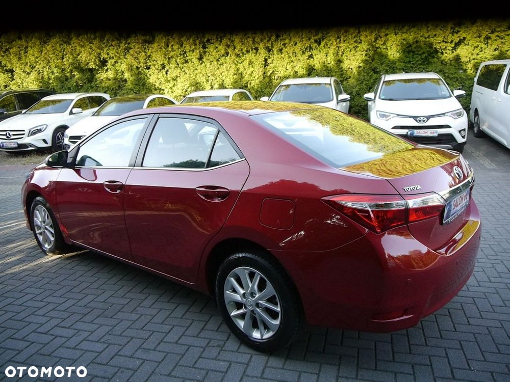 Toyota Corolla 1.6 Premium + - 12
