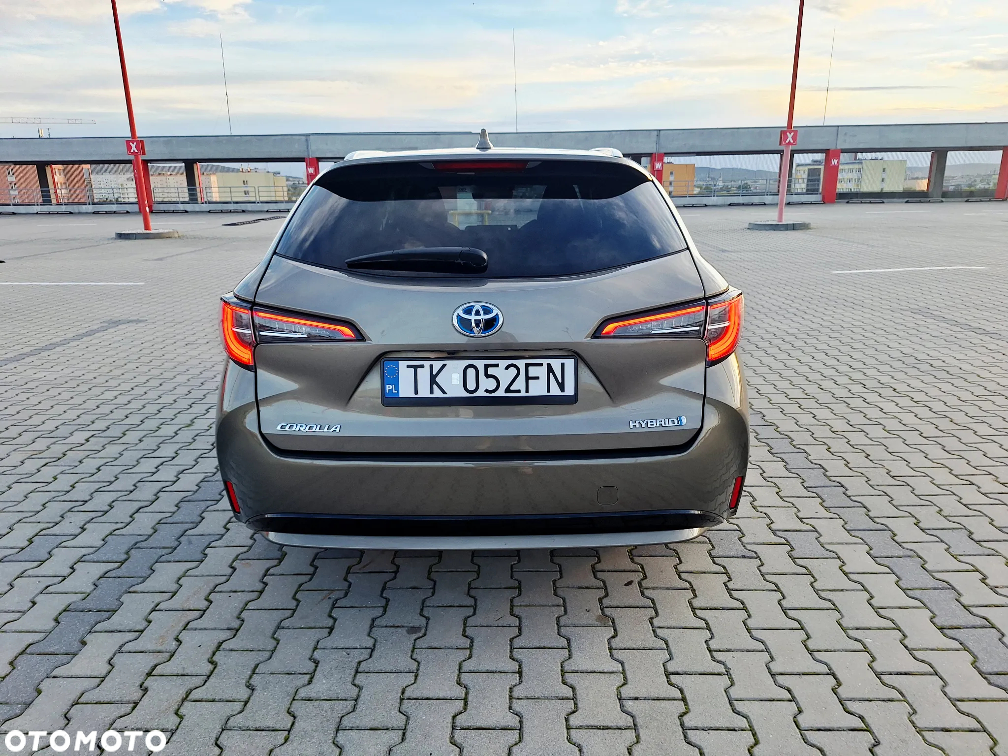 Toyota Corolla 1.8 Hybrid Comfort - 4