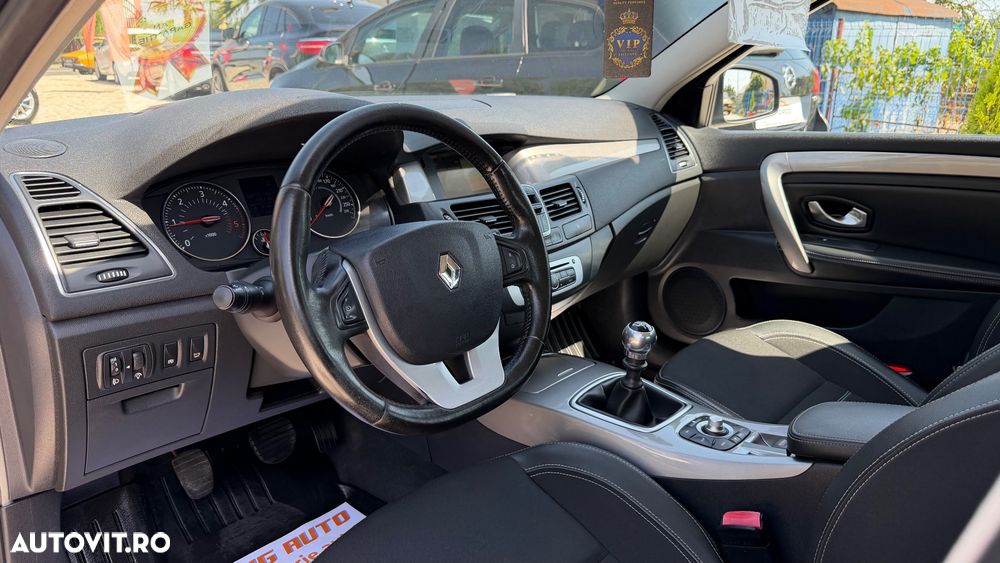 Renault Laguna dCi 150 FAP Start-Stop Paris Business - 7