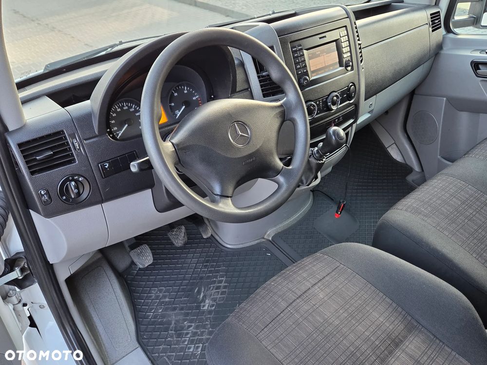 Mercedes-Benz Sprinter - 24
