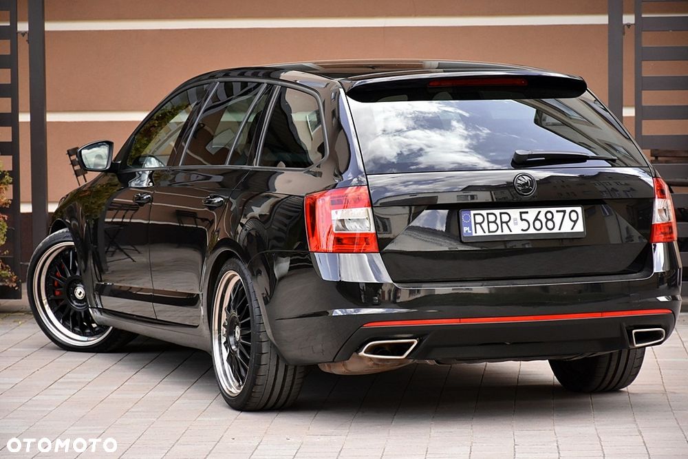 Skoda Octavia 2.0 TDI DSG RS - 3