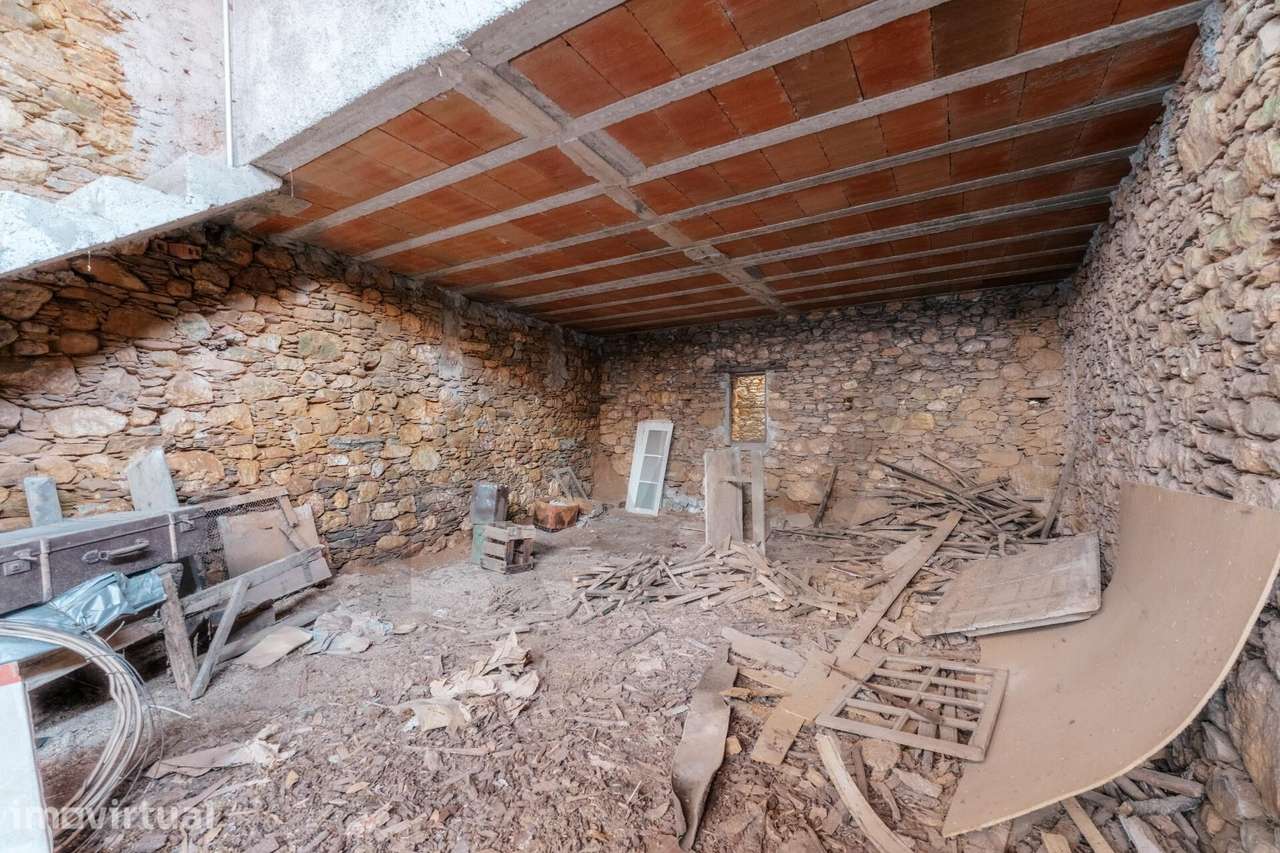 Moradia para reconstruir, em Pedra | Potencial para T2/T3 | Folques – - Grande imagem: 5/18