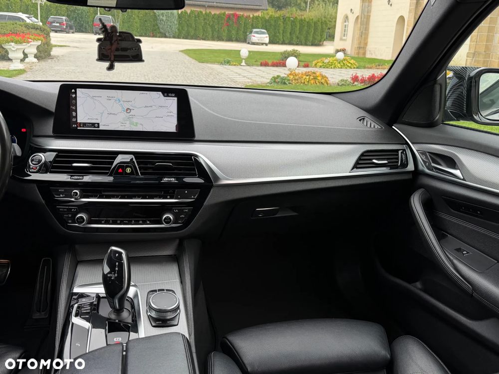 BMW Seria 5 520d M Sport sport - 27