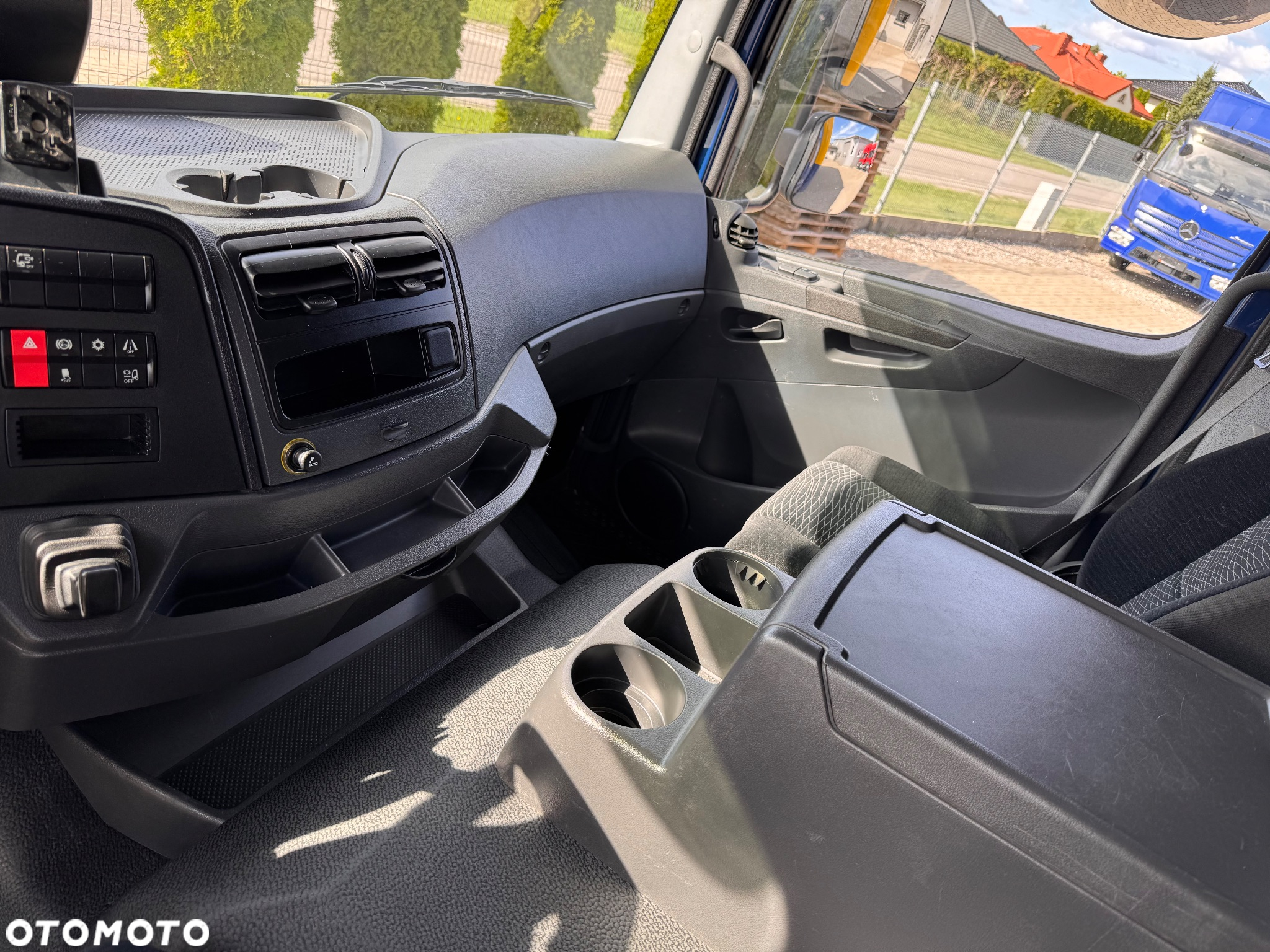 Mercedes-Benz ATEGO - 23
