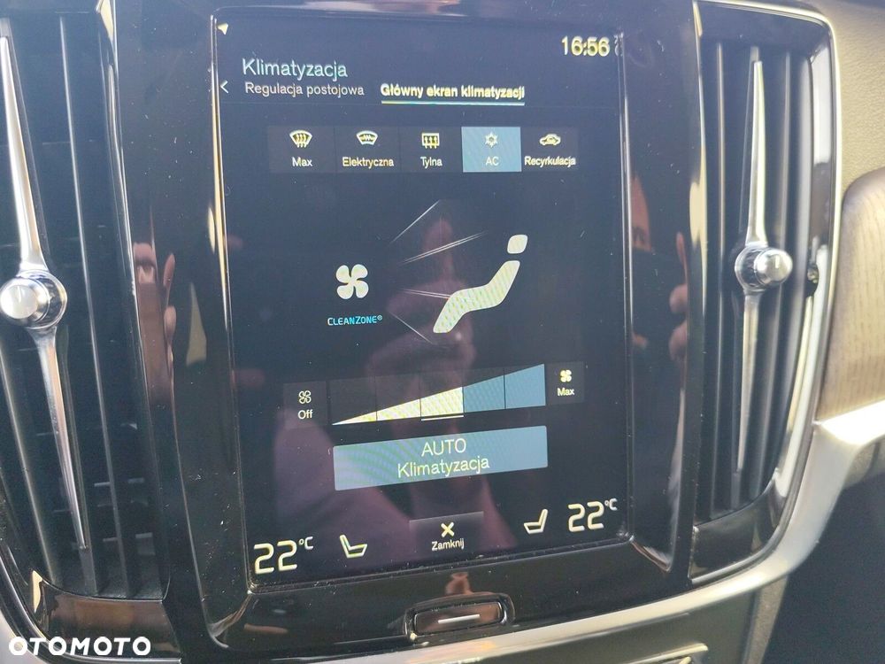 Volvo V90 Cross Country - 32