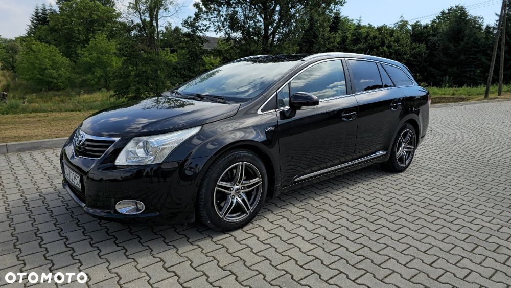 Toyota Avensis - 1