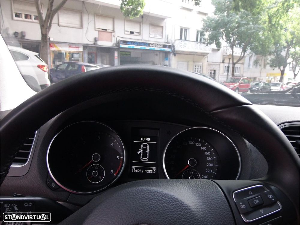 VW Golf 1.6 TDi Highline - 10