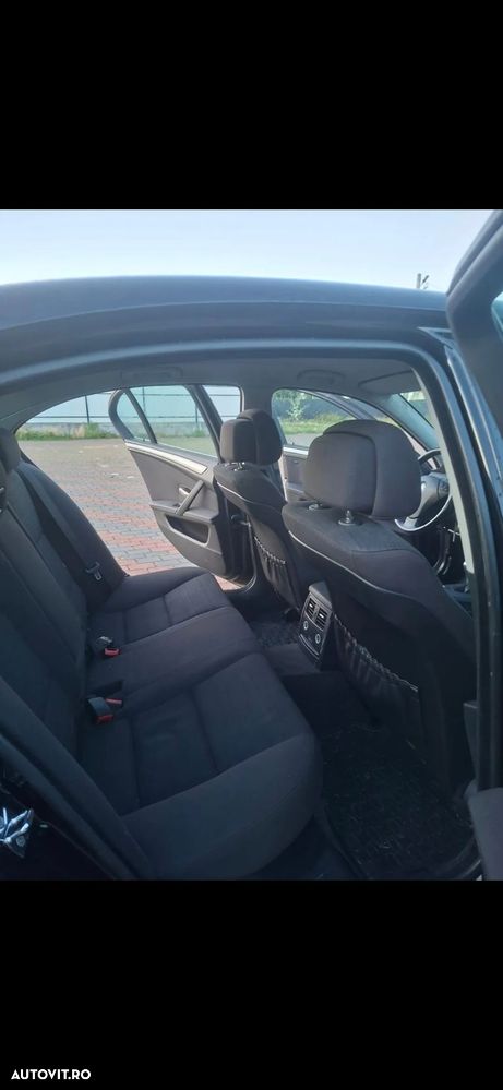 BMW Seria 5 520i - 4